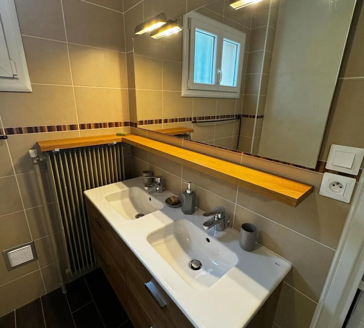 Appartement Spacieux A Bron - 30' Groupama Stadium La Celle-sous-Gouzon