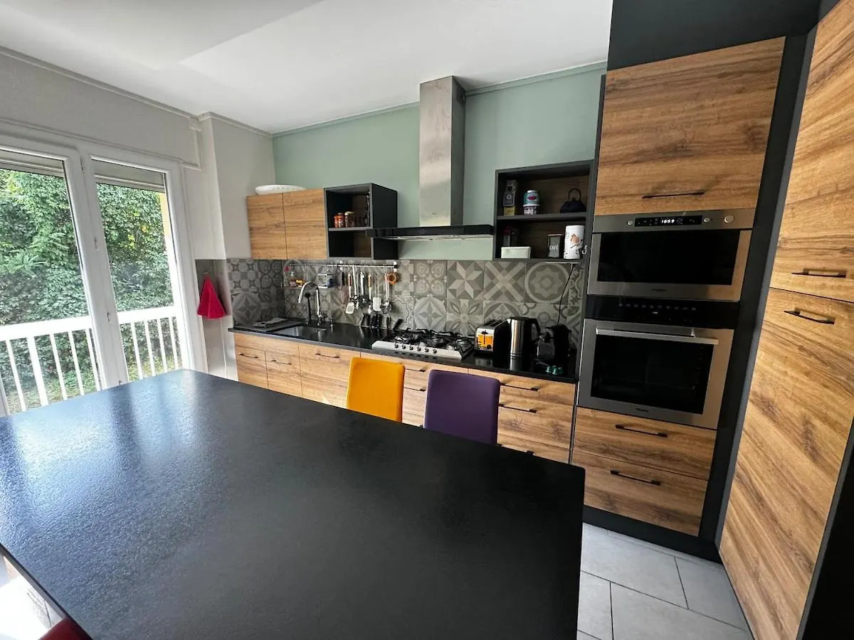 Appartement Spacieux A Bron - 30' Groupama Stadium La Celle-sous-Gouzon France